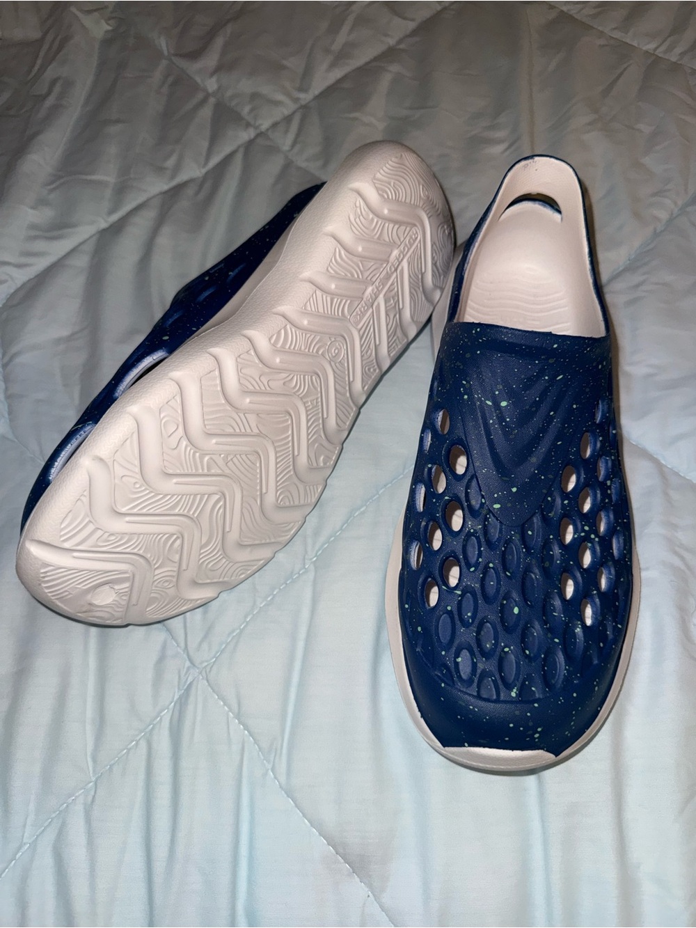 Rugged Shark Slip-On Waterproof Shoes - Picture 4 of 5